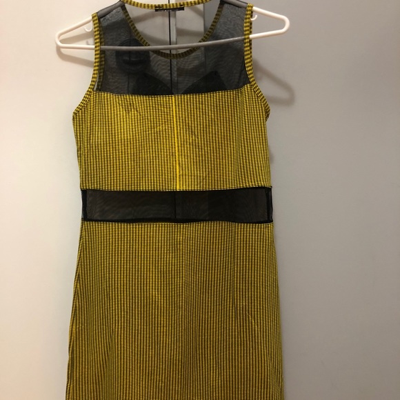 Yellow dress - Picture 3 of 3